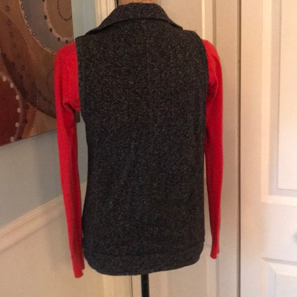 Beautiful smoky grey vest size small. Great value - Picture 5 of 5